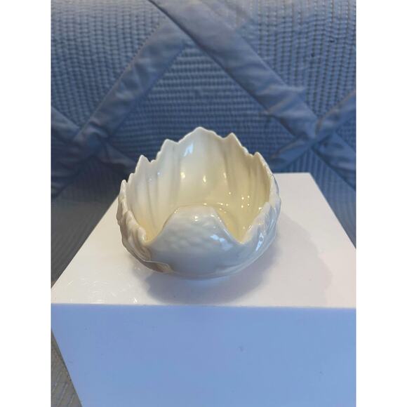 Vintage Lenox USA Classic Scalloped Acanthus Leaf Porcelian Leaf/Bowl Decor - Picture 10 of 11